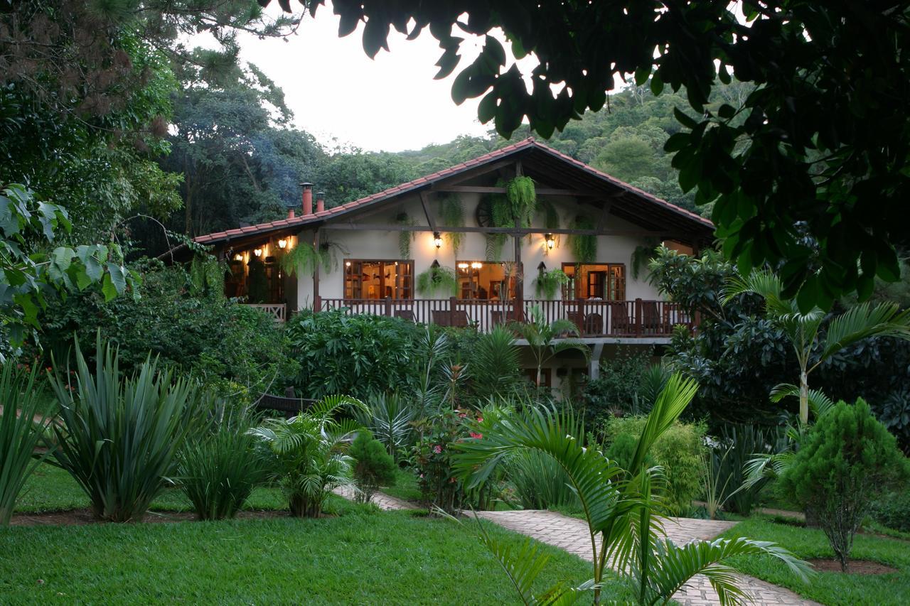 Estalagem Fazenda Lazer Guest House Carandaí Exterior photo